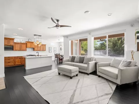 Living - 11073 E Le Conte Pass Ct, Clovis, CA 93619 photo 3 of 4