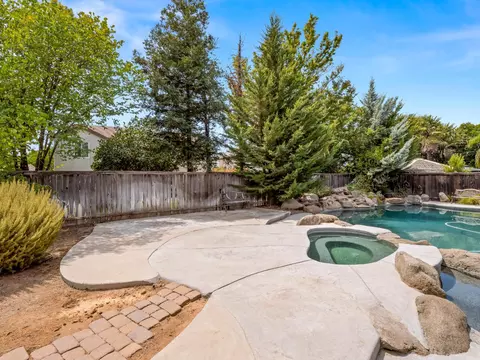 Exterior - 11073 E Le Conte Pass Ct, Clovis, CA 93619 photo 12 of 16