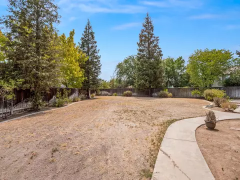 Exterior - 11073 E Le Conte Pass Ct, Clovis, CA 93619 photo 16 of 16