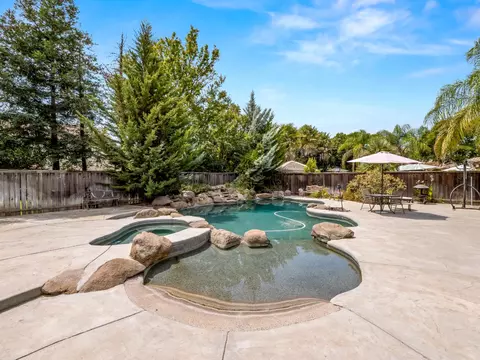 Exterior - 11073 E Le Conte Pass Ct, Clovis, CA 93619 photo 11 of 16