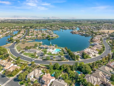 View/Area - 11073 E Le Conte Pass Ct, Clovis, CA 93619 photo 8 of 11