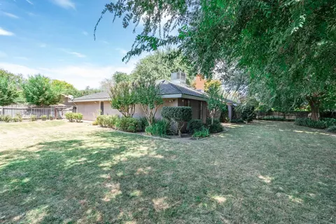Exterior - 708 Chateau Pl, Madera, CA 93637 photo 6 of 8