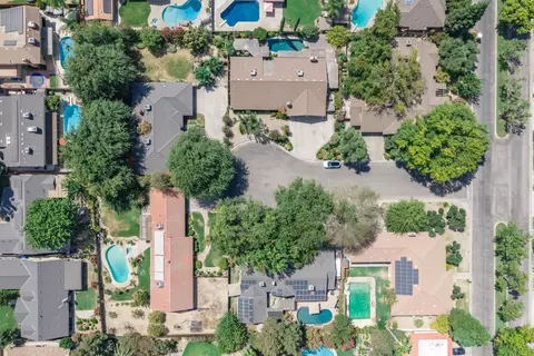 View/Area - 708 Chateau Pl, Madera, CA 93637 photo 2 of 4