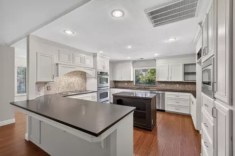 Kitchen - 708 Chateau Pl, Madera, CA 93637 photo 1 of 6