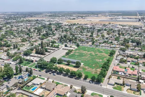 View/Area - 708 Chateau Pl, Madera, CA 93637 photo 4 of 4
