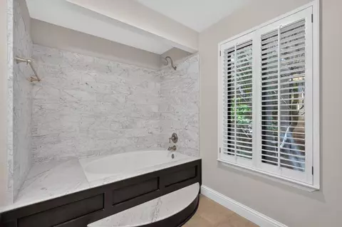 Bath - 708 Chateau Pl, Madera, CA 93637 photo 2 of 3