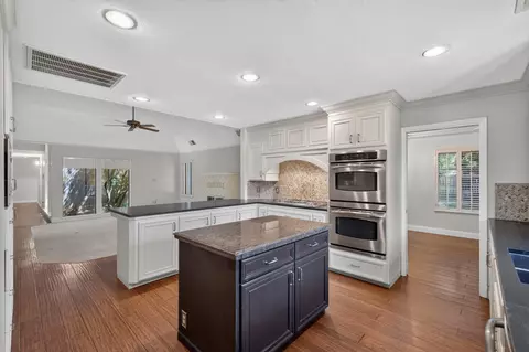 Kitchen - 708 Chateau Pl, Madera, CA 93637 photo 6 of 6
