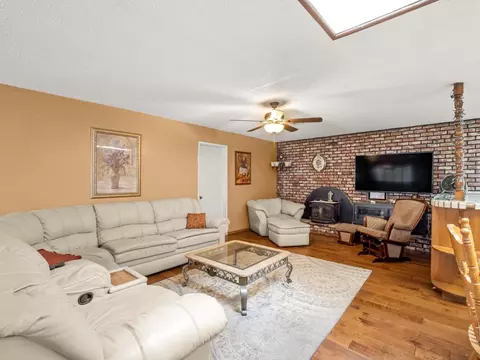 8675 E Khan St, Selma, CA 93662 photo 7
