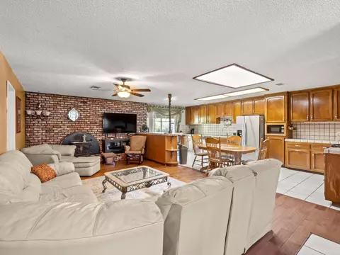 8675 E Khan St, Selma, CA 93662 photo 6