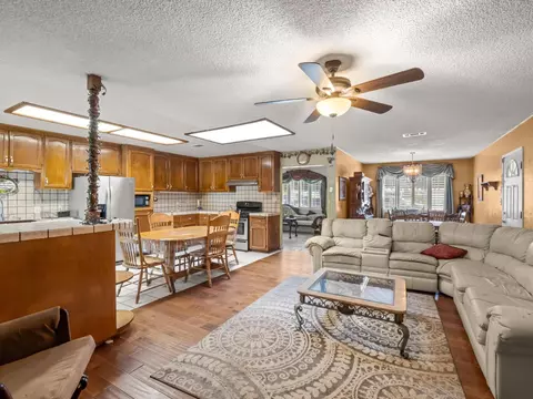 8675 E Khan St, Selma, CA 93662 photo 8