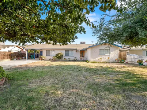 8675 E Khan St, Selma, CA 93662 photo 2