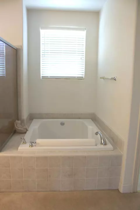 Bath - 2419 Eclipse, Fresno, CA 93720 photo 2 of 2