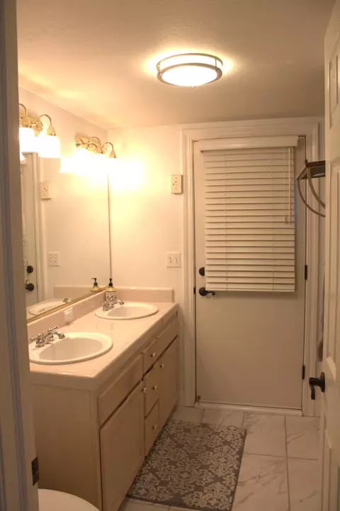 Bath - 2419 Eclipse, Fresno, CA 93720 photo 1 of 2