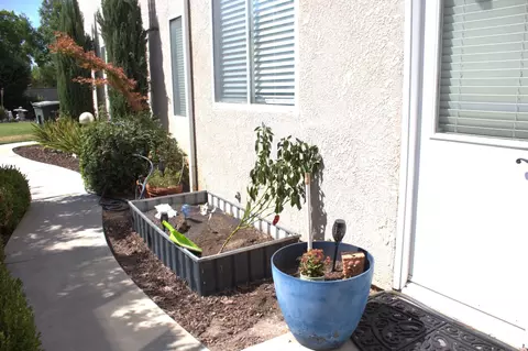 Exterior - 2419 Eclipse, Fresno, CA 93720 photo 6 of 9