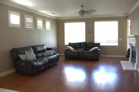 Living - 2419 Eclipse, Fresno, CA 93720 photo 2 of 3
