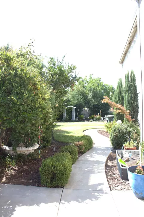 Exterior - 2419 Eclipse, Fresno, CA 93720 photo 5 of 9