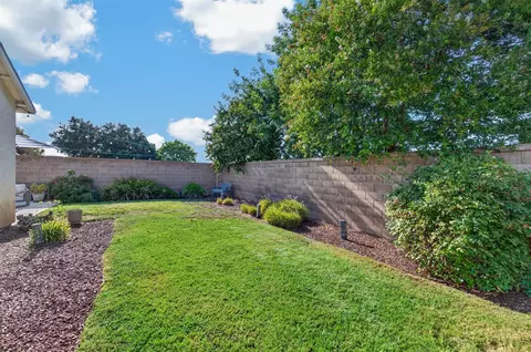 Exterior - 643 W Madrid Ln, Clovis, CA 93619 photo 4 of 4
