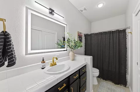 Bath - 643 W Madrid Ln, Clovis, CA 93619 photo 1 of 2