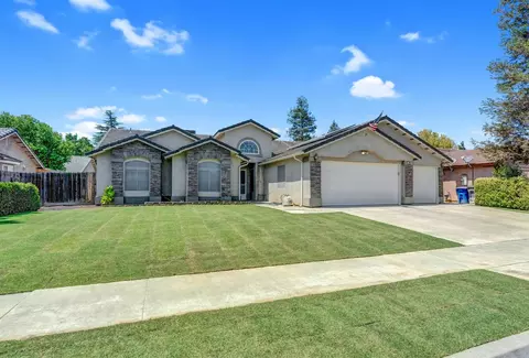 Exterior - 385 S Thomas Ave, Kerman, CA 93630 photo 2 of 7