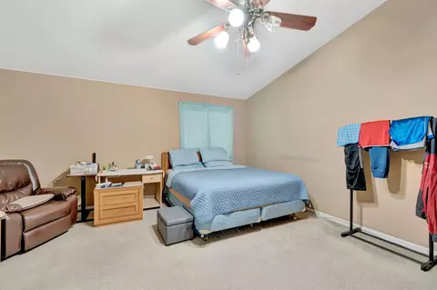 Bedroom - 385 S Thomas Ave, Kerman, CA 93630 photo 4 of 5