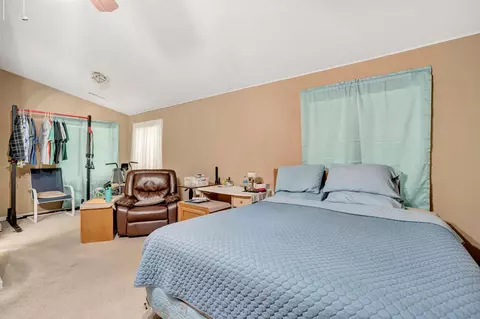 Bedroom - 385 S Thomas Ave, Kerman, CA 93630 photo 5 of 5