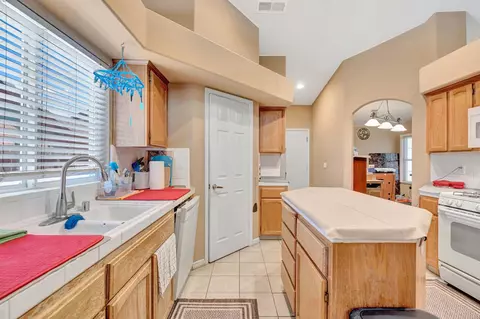 Other - 385 S Thomas Ave, Kerman, CA 93630 photo 4 of 8