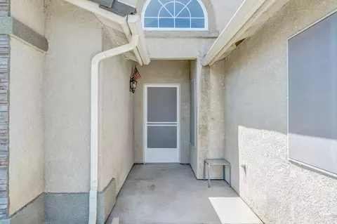 Entry Way - 385 S Thomas Ave, Kerman, CA 93630 photo 1 of 3