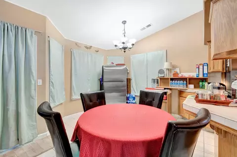 Dining - 385 S Thomas Ave, Kerman, CA 93630 photo 1 of 3