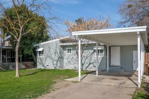 1116 W Dakota Ave, Fresno, CA 93705