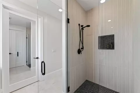 Bath - 2387 N Purdue Ave, Clovis, CA 93619 photo 10 of 12