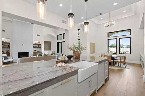 Kitchen - 2387 N Purdue Ave, Clovis, CA 93619 photo 5 of 8