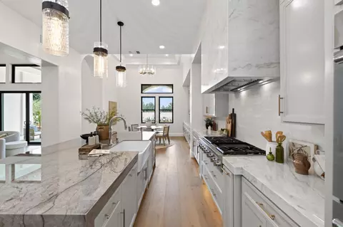Kitchen - 2387 N Purdue Ave, Clovis, CA 93619 photo 6 of 8
