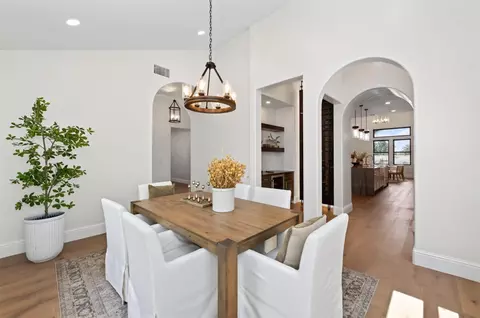 Dining - 2387 N Purdue Ave, Clovis, CA 93619 photo 4 of 5