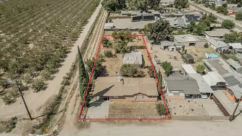 View/Area - 9016 E Dinuba Ave, Selma, CA 93662 photo 1 of 14