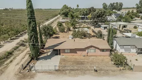 View/Area - 9016 E Dinuba Ave, Selma, CA 93662 photo 4 of 14