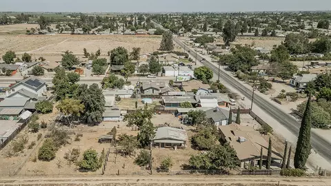 View/Area - 9016 E Dinuba Ave, Selma, CA 93662 photo 5 of 14