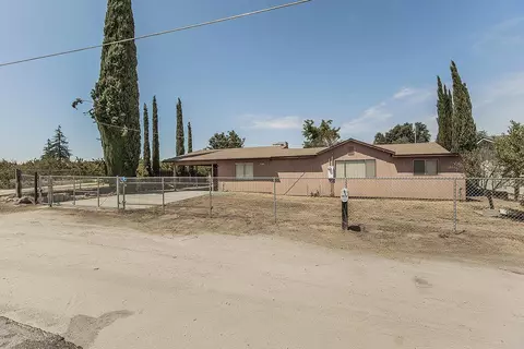 Exterior - 9016 E Dinuba Ave, Selma, CA 93662 photo 17 of 17