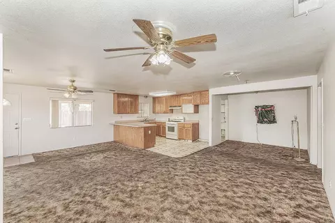Living - 9016 E Dinuba Ave, Selma, CA 93662 photo 5 of 8