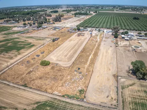 View/Area - 17189 Iona Ave, Lemoore, CA 93245 photo 2 of 5
