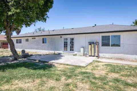 Exterior - 17189 Iona Ave, Lemoore, CA 93245 photo 12 of 13