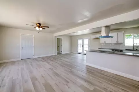 Living - 17189 Iona Ave, Lemoore, CA 93245 photo 2 of 4