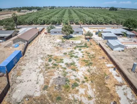 View/Area - 17189 Iona Ave, Lemoore, CA 93245 photo 3 of 5