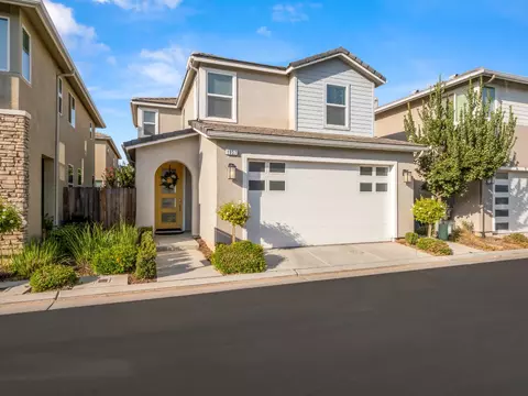 1957 Kelly Ln, Clovis, CA 93611