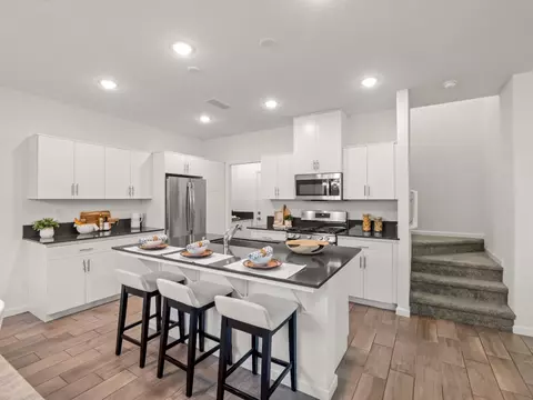 Kitchen - 1957 Kelly Ln, Clovis, CA 93611 photo 2 of 6
