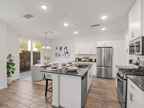Kitchen - 1957 Kelly Ln, Clovis, CA 93611 photo 1 of 6
