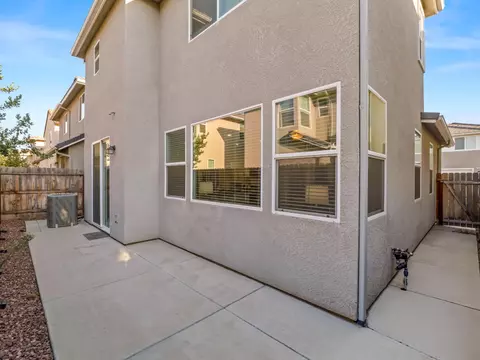 Exterior - 1957 Kelly Ln, Clovis, CA 93611 photo 8 of 12