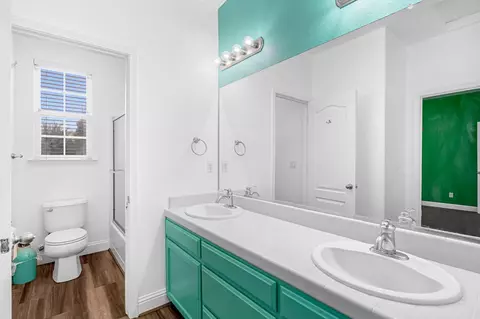 Bath - 2768 Goshen Ave, Clovis, CA 93611 photo 5 of 6
