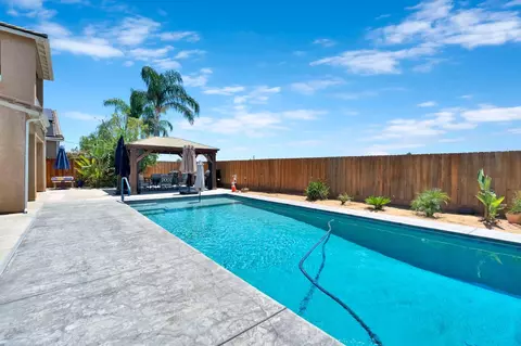 Exterior - 2768 Goshen Ave, Clovis, CA 93611 photo 4 of 9
