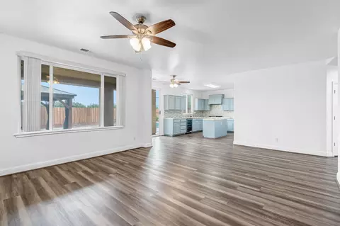 Living - 2768 Goshen Ave, Clovis, CA 93611 photo 8 of 9