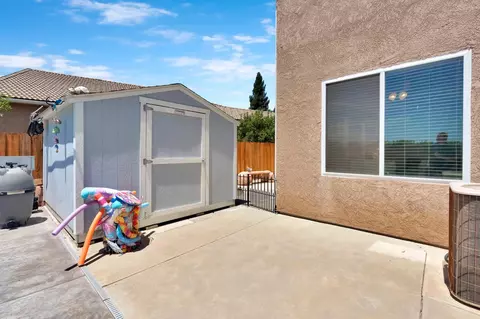Exterior - 2768 Goshen Ave, Clovis, CA 93611 photo 7 of 9